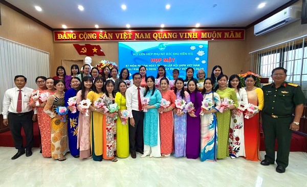Kiên Hải họp mặt kỷ niệm 95 năm ngày thành lập hội LHPN Việt Nam
