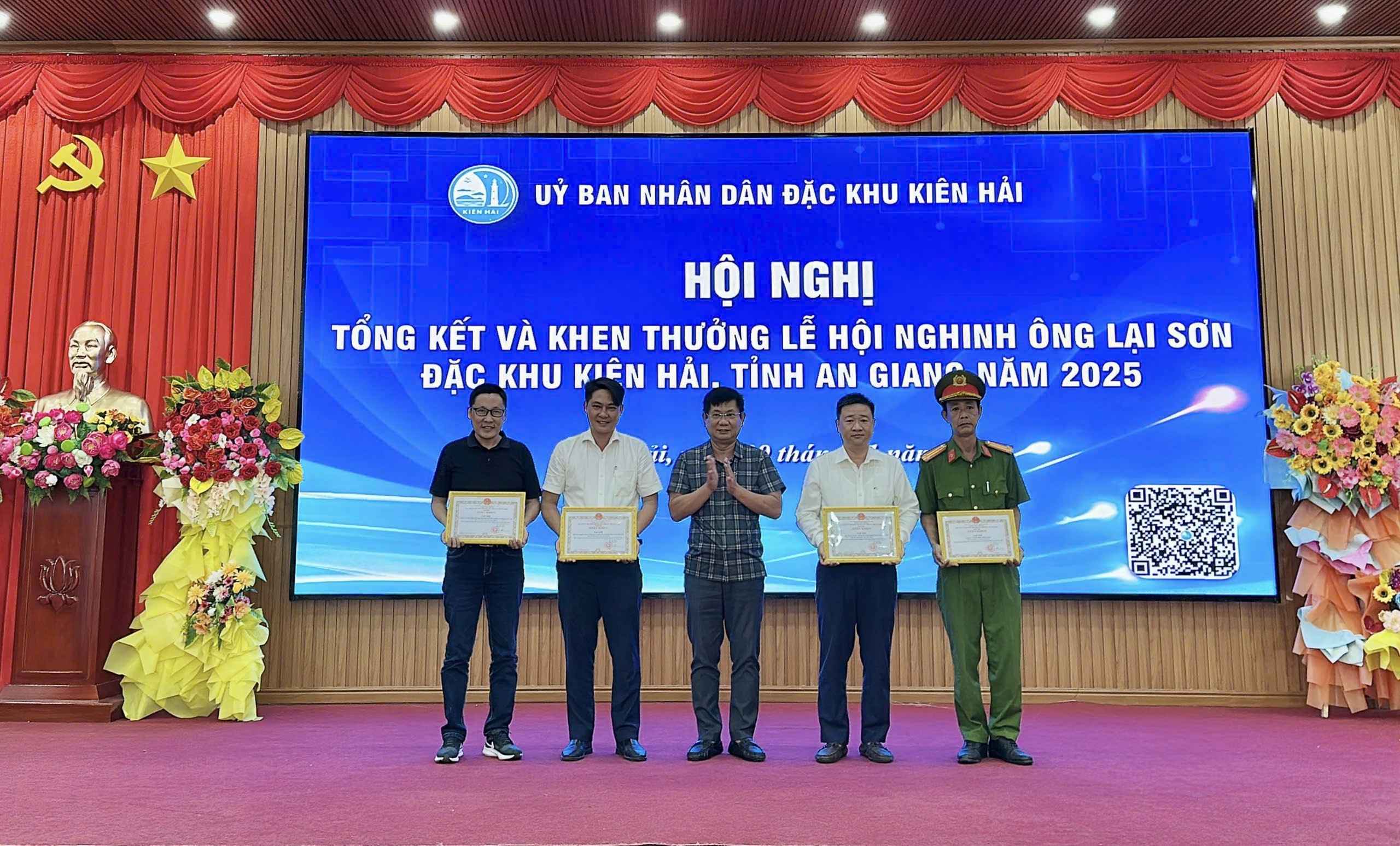 Khen thưởng kịp thời – Ghi nhận sự chung tay của cộng đồng